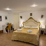 Ca\' De Le Capuzine